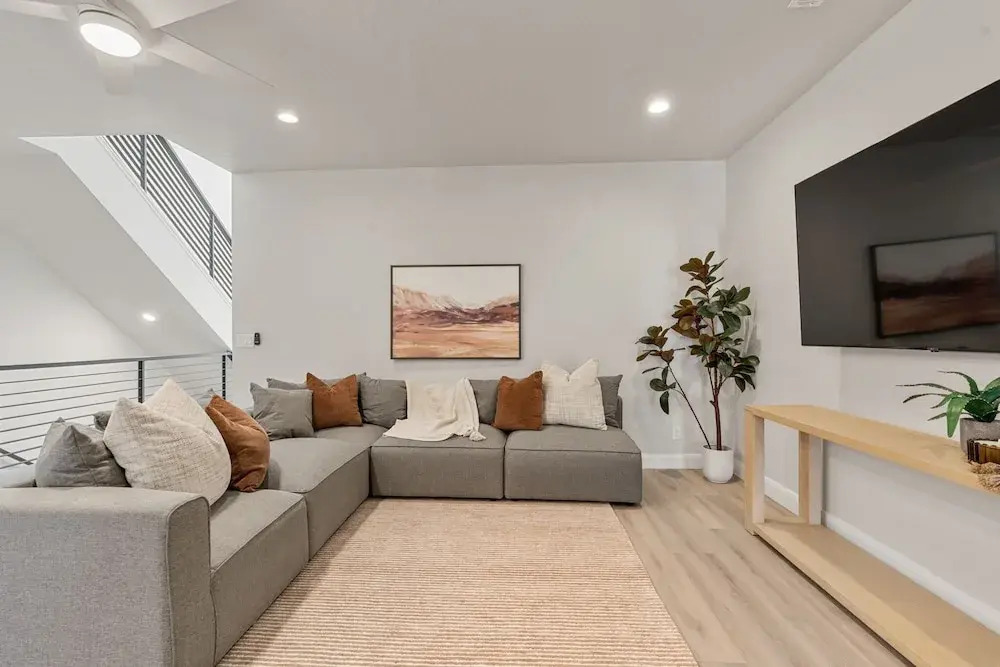 The Crash Pad 5 Bedroom Townhouse
