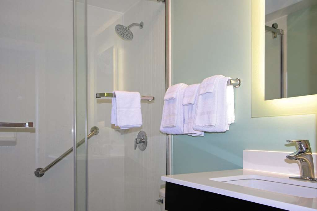 Econo Lodge Inn & Suites Lincoln