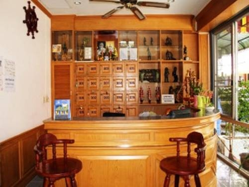 Full Moon Guesthouse