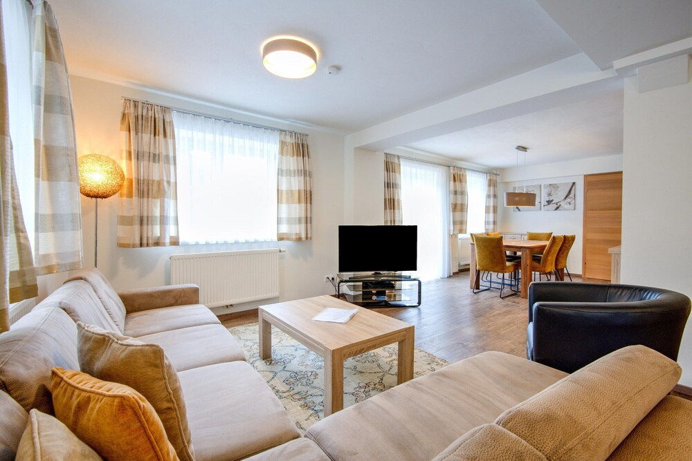Ski-in/ski-out Brunner Apartment Top 2