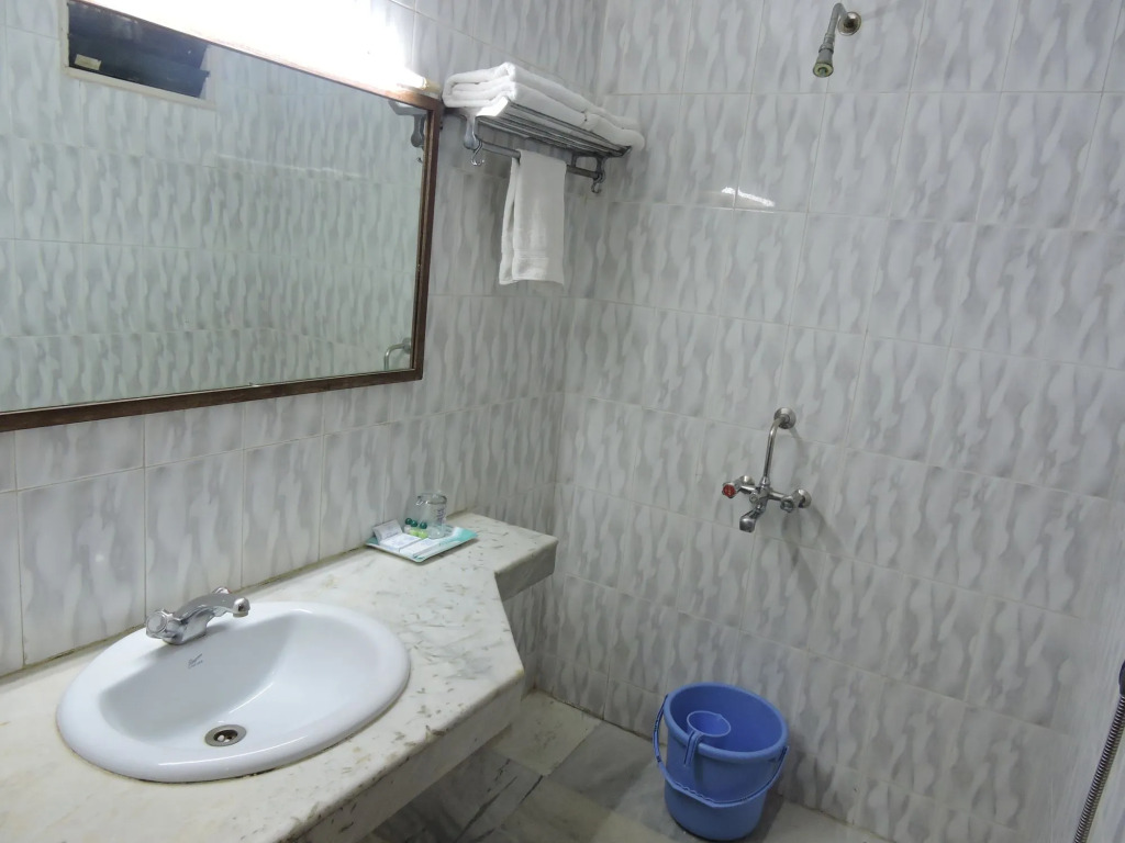 Hotel PLR Grand