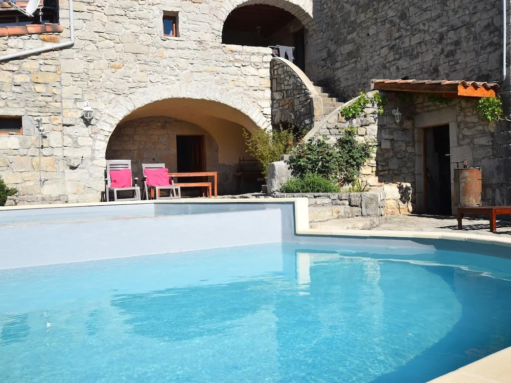 Vintage Holiday Home in Lanas With Swimming Pool