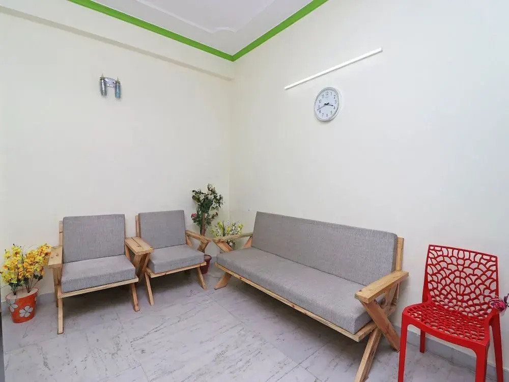 OYO 10071 Go Rooms Sector 45