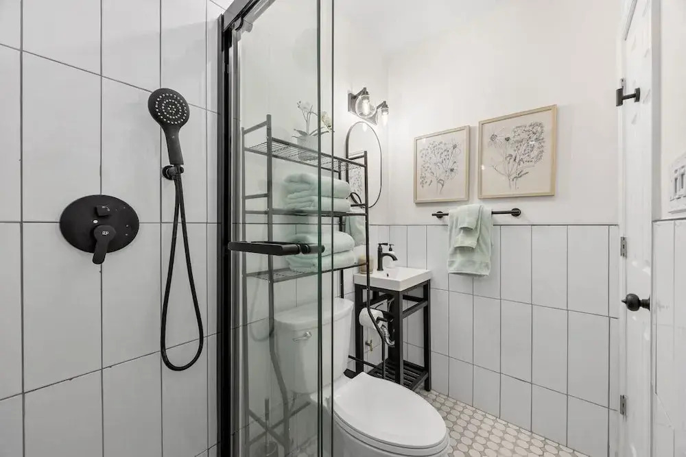 Bright 3BR Harlem Home w In-unit Laundry
