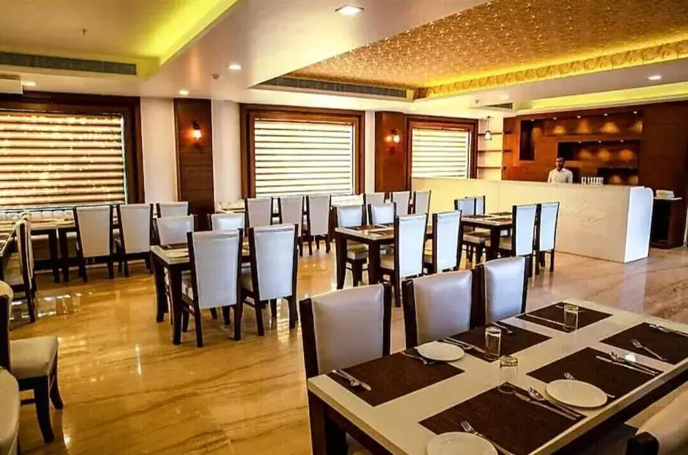 Goyal Hoteliers - Hotel The Agra Grande