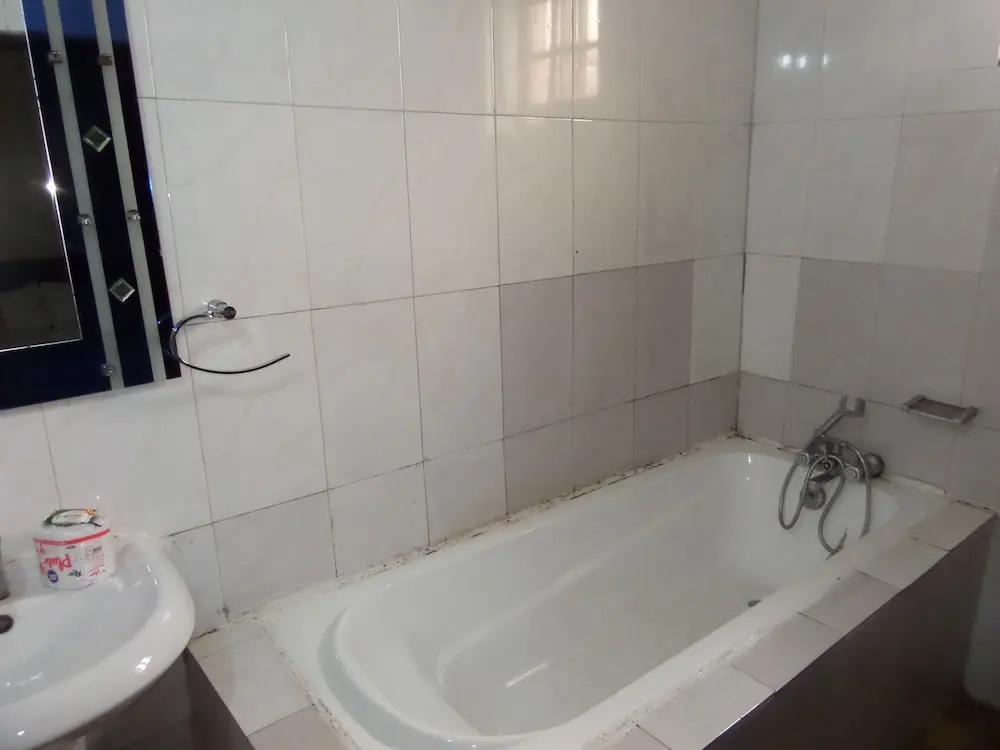 Green Royal Suites Annex