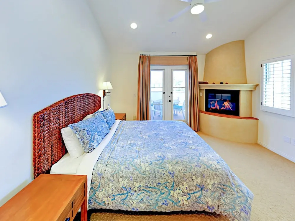 217 Santa Barbara St Duplex 2 Bedrooms 2 Bathrooms Duplex