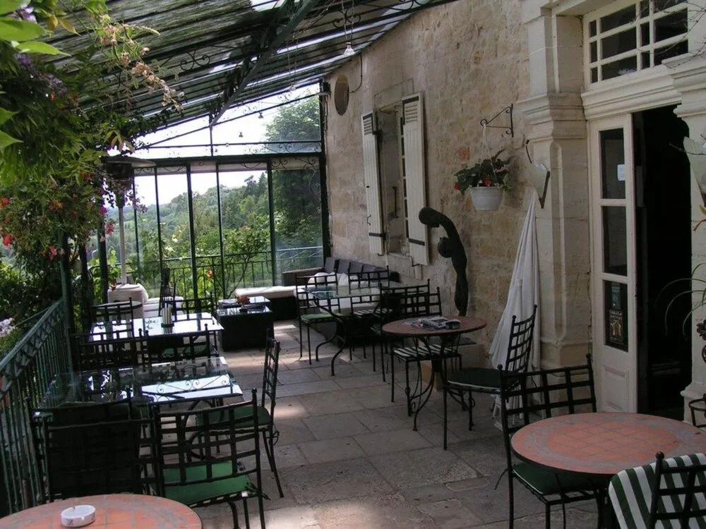 Hotel le Saint-Robert