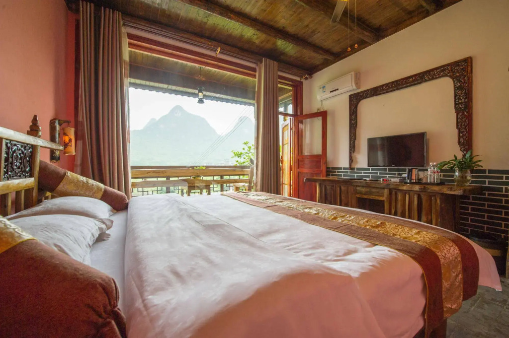 Yangshuo Scenic Mountain Retreat