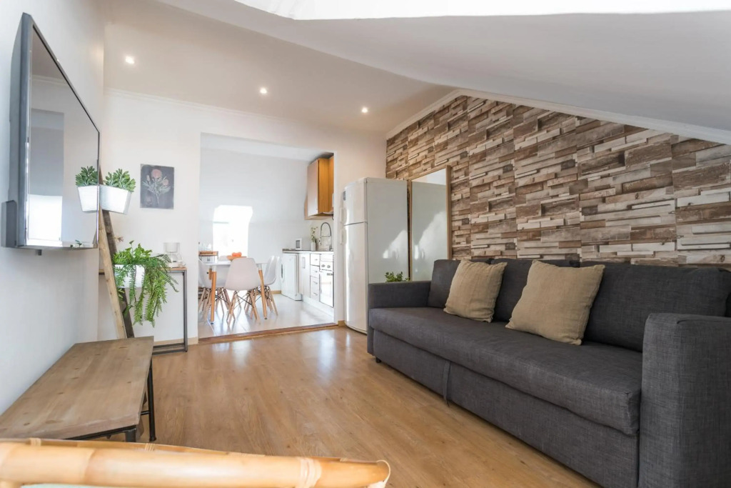 Rato Cozy 3BR w/balcony - by LU Holidays