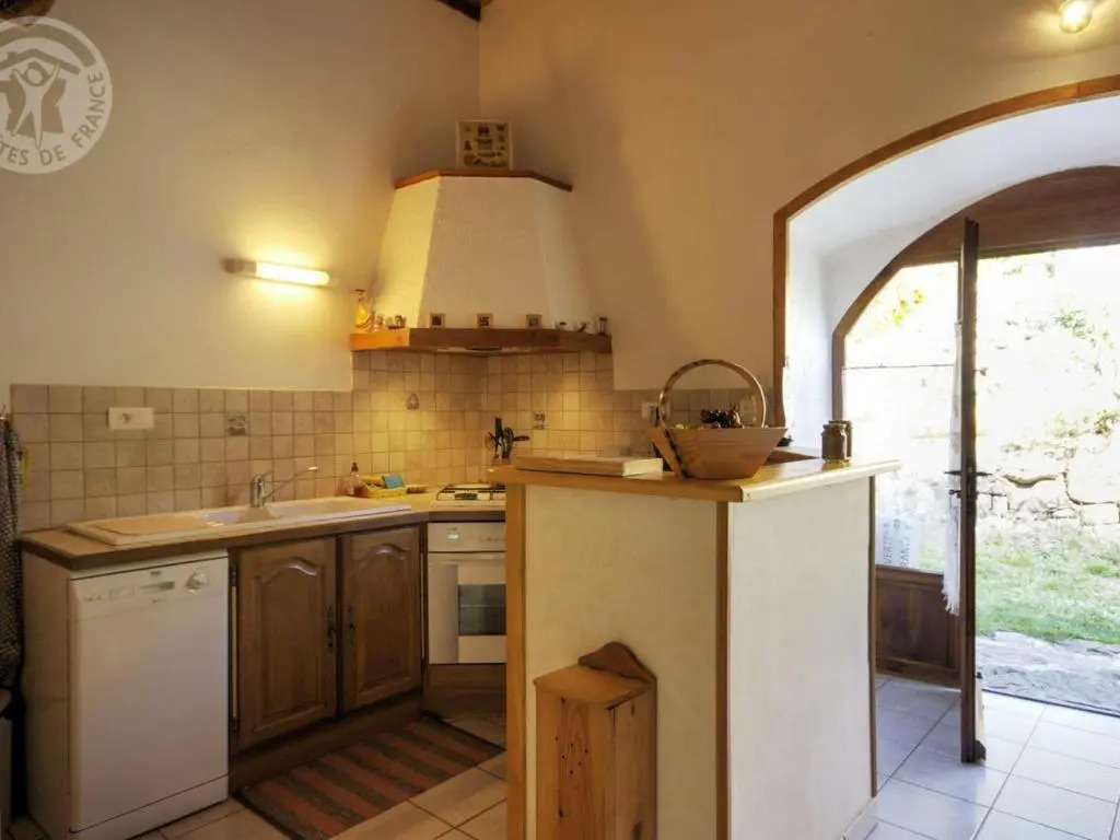 Gîte Authentique 16e Siècle avec Cheminée Près de Burdignes - FR-1-496-101