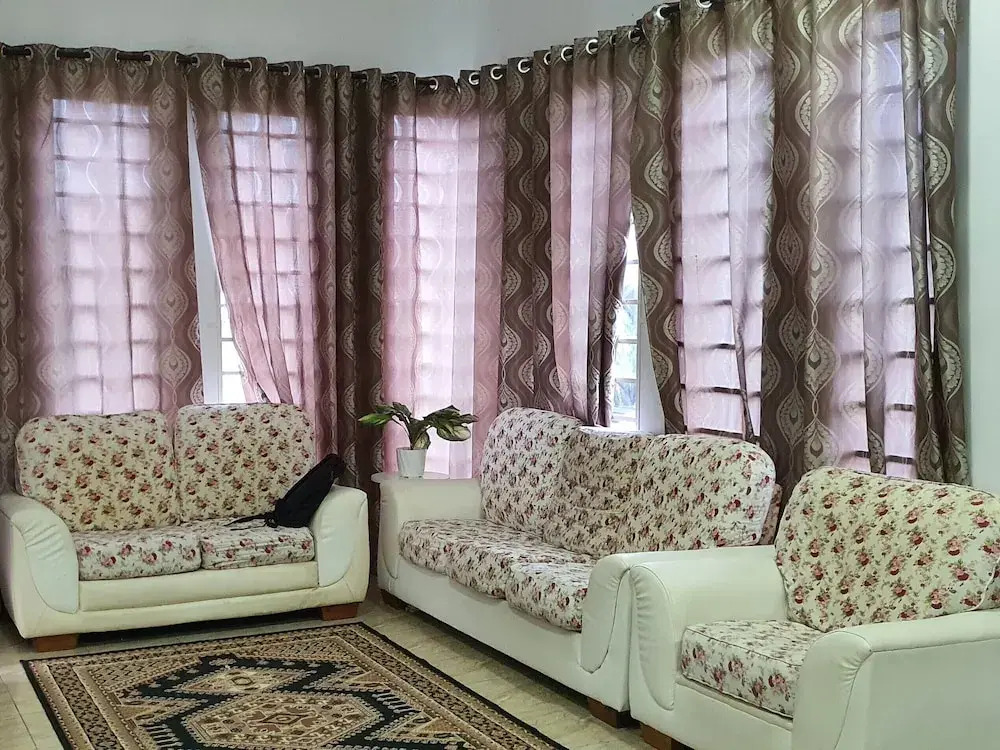 OYO Home 90496 Delima Homestay