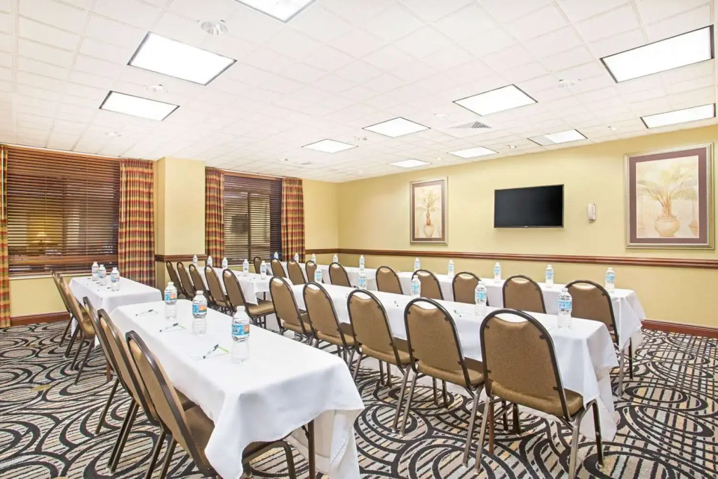 Holiday Inn Express & Suites - Mobile - I-65 by IHG