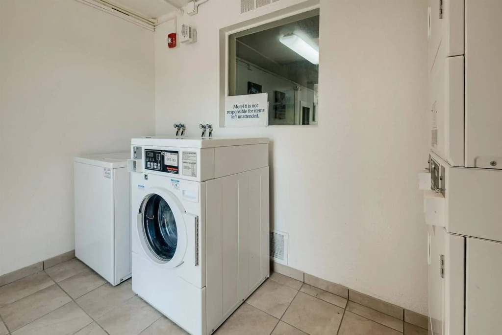 Motel 6-Lenexa, KS - Kansas City Southwest