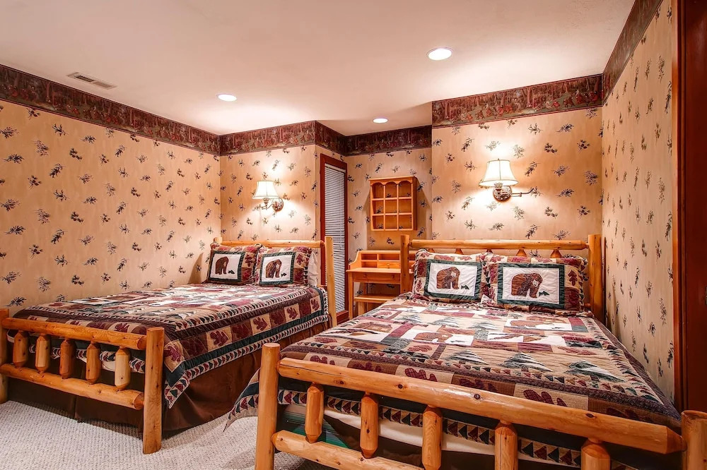 Silver Cliff Village 103 by Park City Lodging