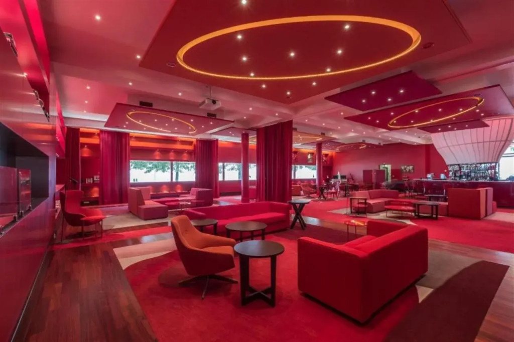 Airport Hotel Basel - Convenient & Friendly
