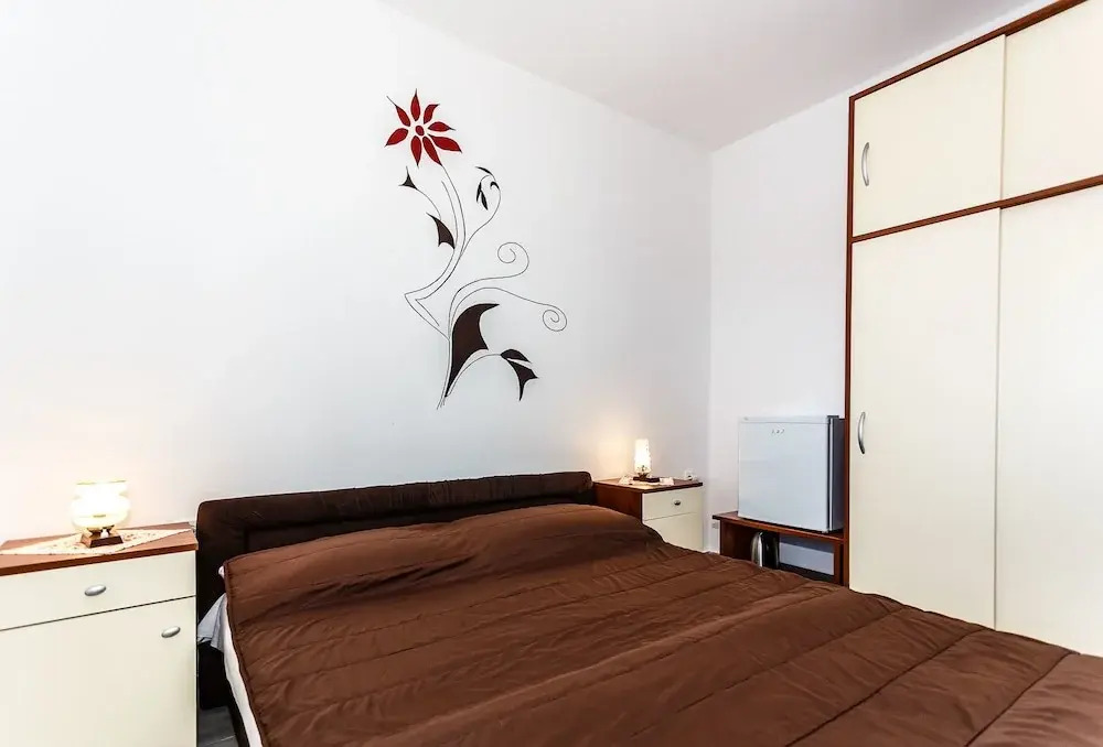 Apartments and Rooms Gordana