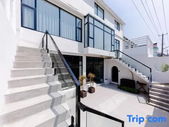 2nd-Home Hostel