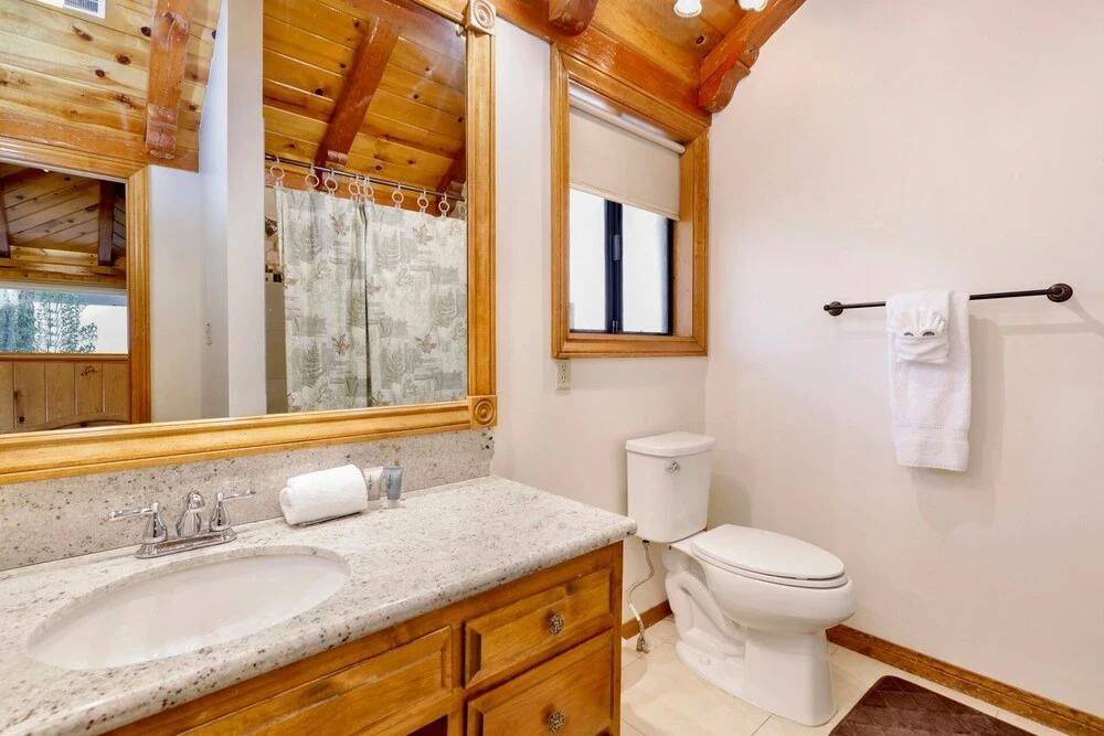 2030-bearfoot Lodge 5 Bedroom Home by RedAwning