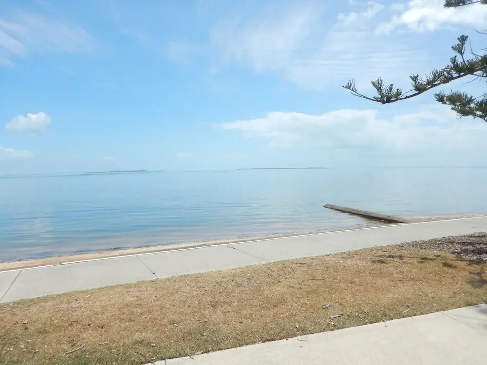 Charming, Private 3-Bedroom Cottage By The Bay