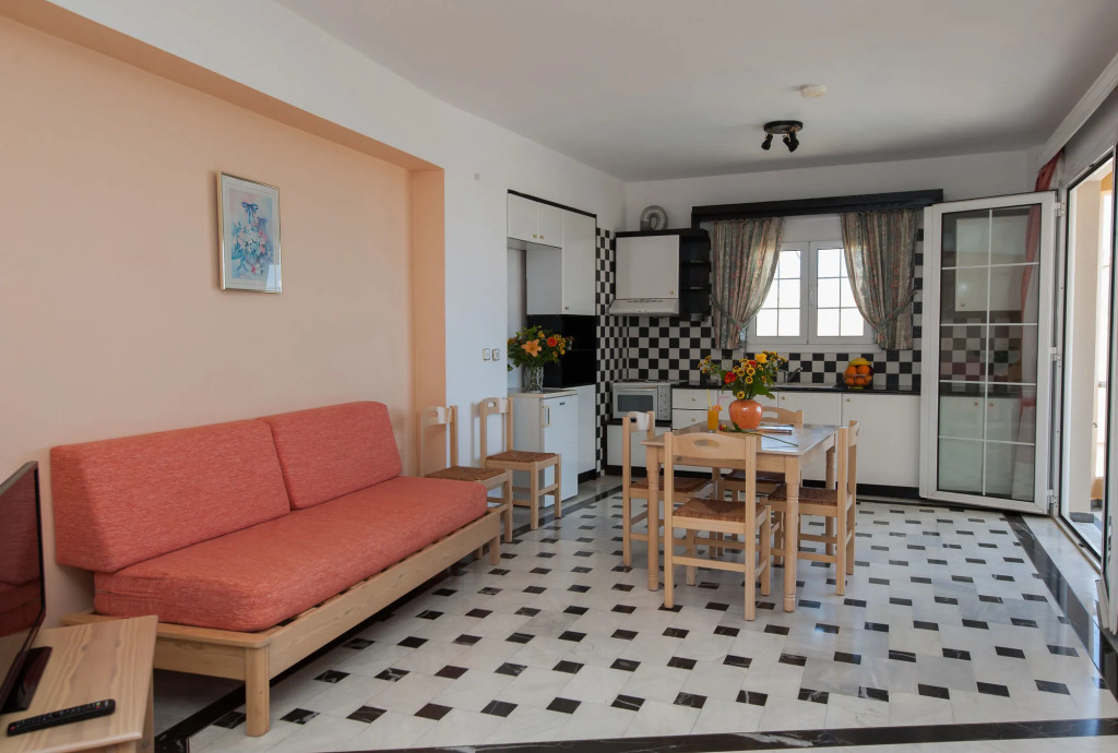 Sunrise Studios & Apartments