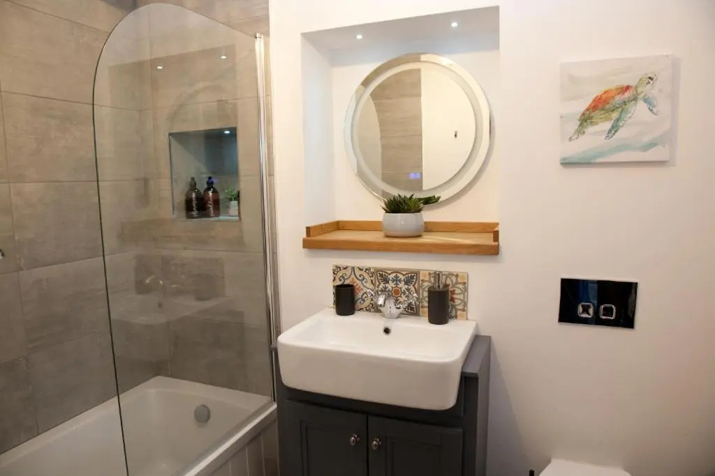 Little Elm - luxury home from home, free parking, 30-40 mins walk from Bath city centre