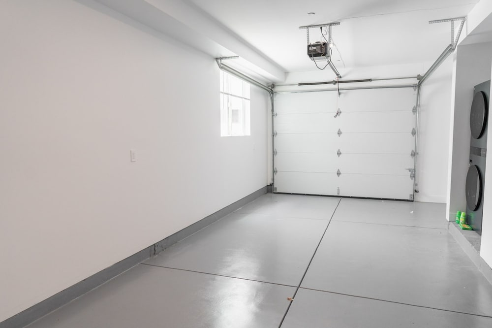 Modern 3-4 BR Townhome Built 2023 w Office Bonus Room Garage EV Charger p64