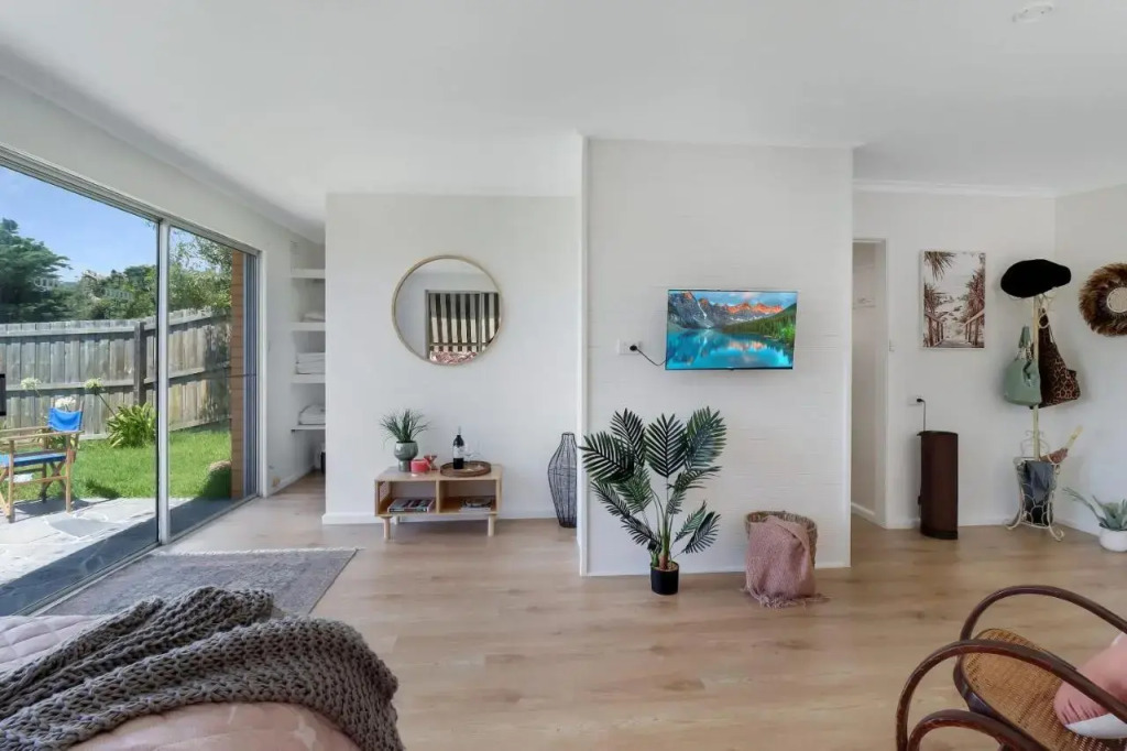 Scenic Serenity Large Family Home in Geelong