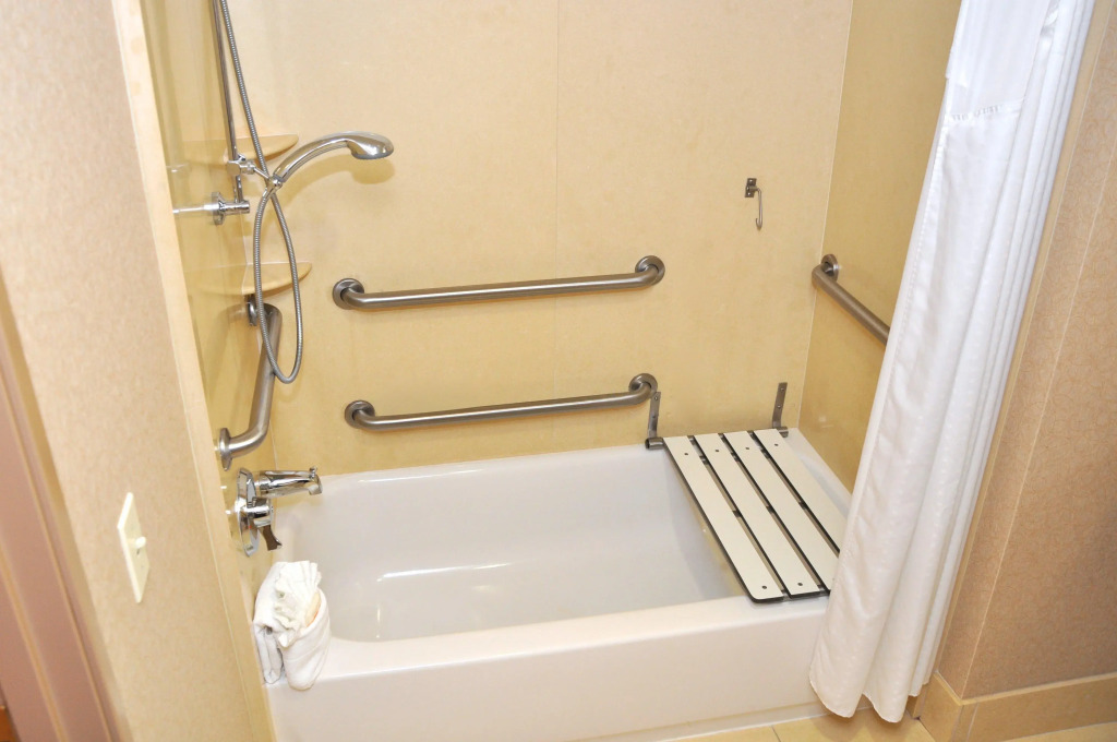 Holiday Inn & Suites Oakland - Airport by IHG