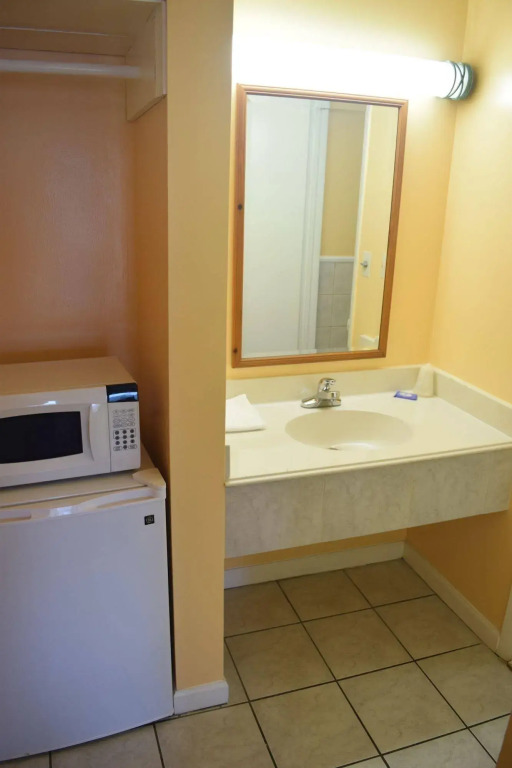 Fort Eustis INN