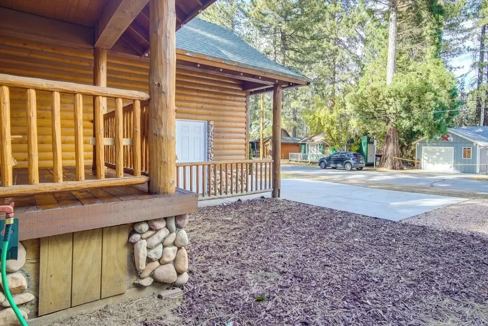 Big Bear Lake Retreat w/ Game Room: 1 Mi to Slopes