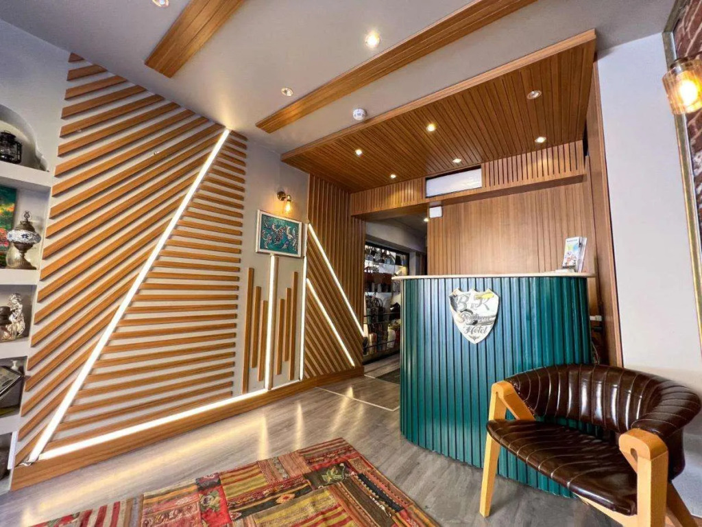 By Kinyas Hotel