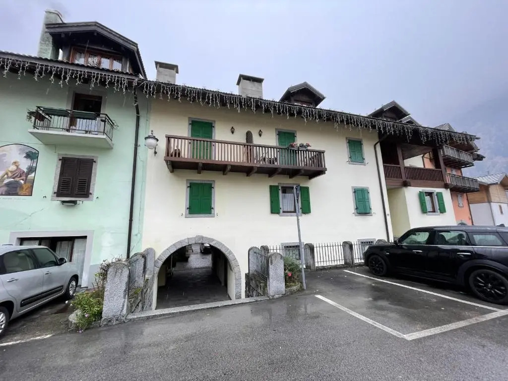 Trilocale con balcone San Gerolamo 055