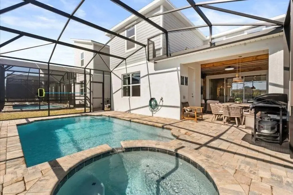 7 Bedrooms S / Solara Home