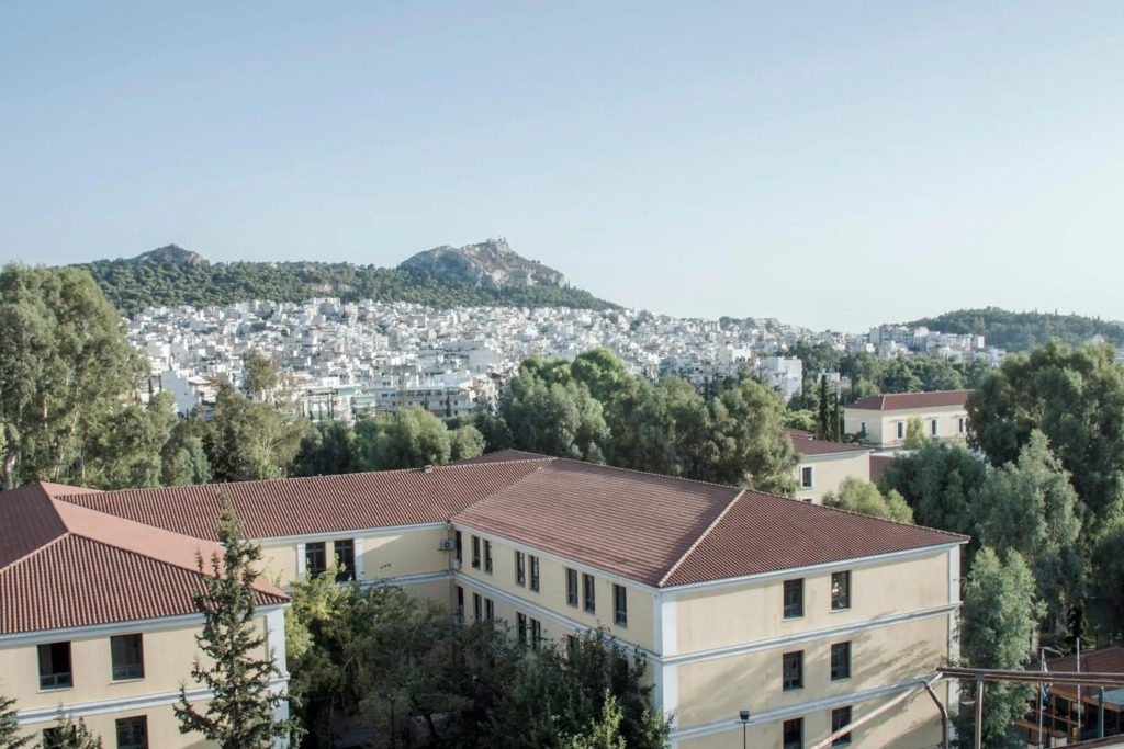 Top floor studio with endless view