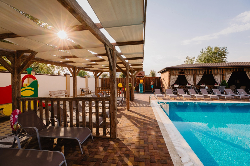 Family Pride Inn