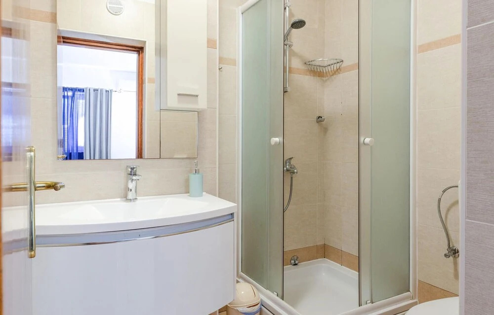 3 Bedroom Lovely Home In Blato