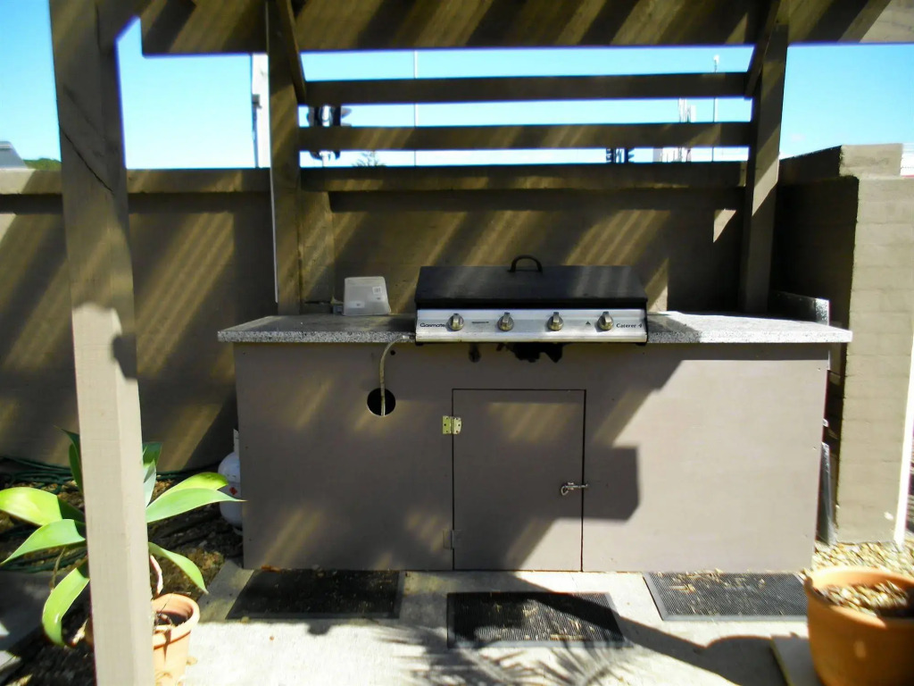 Montego Mermaid Beach Motel
