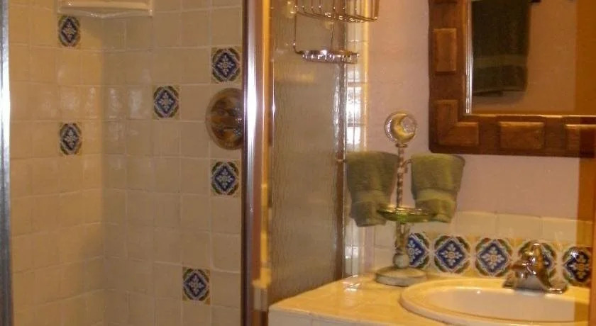 Sam Hughes Inn Bed & Breakfast