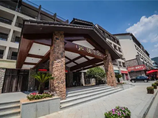 Luci No.1 Holiday Hotel
