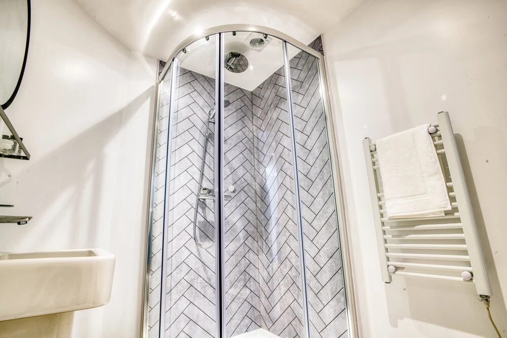 Exclusive 2 Bedroom Apartment Centrally Located in Lincoln Free Wifi Toiletries and Hairdryer