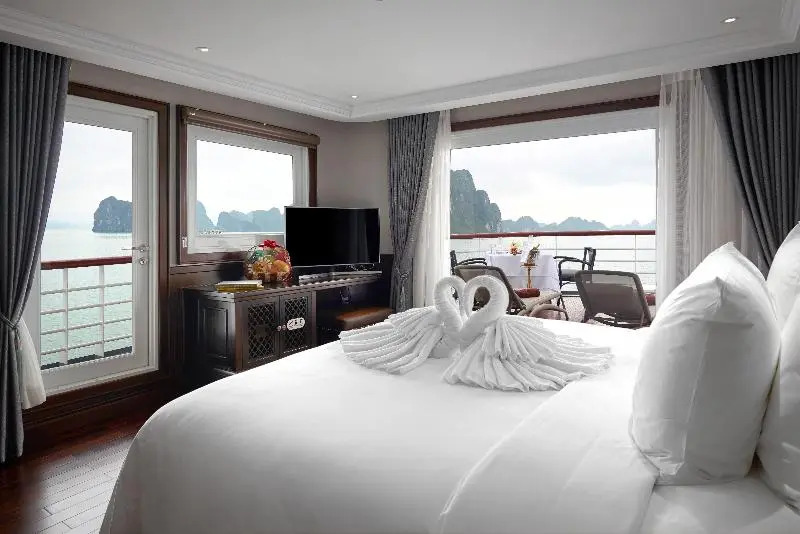 Indochine Cruise Lan Ha Bay