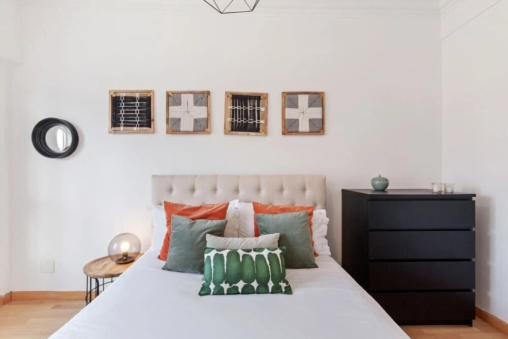 Minimalist 2bdr Apt in Lisbon, Excellent Location