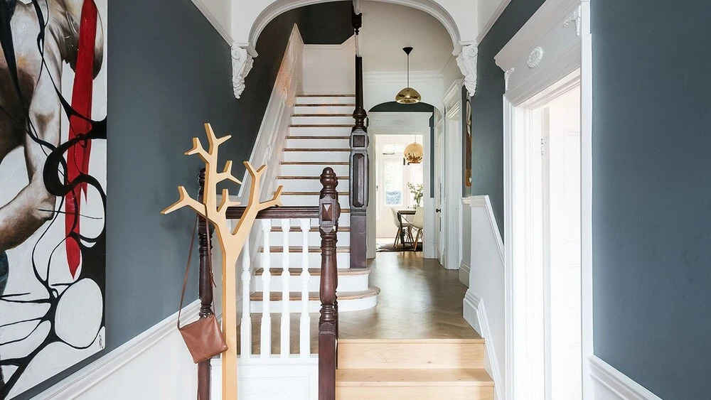 Beautiful, Grand House - Modern Art-Filled Interior