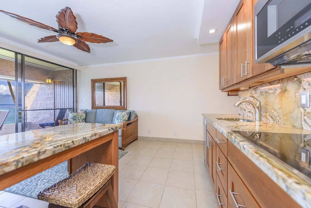 Kuleana 622 1bdrm 1 Bedroom Condo by RedAwning