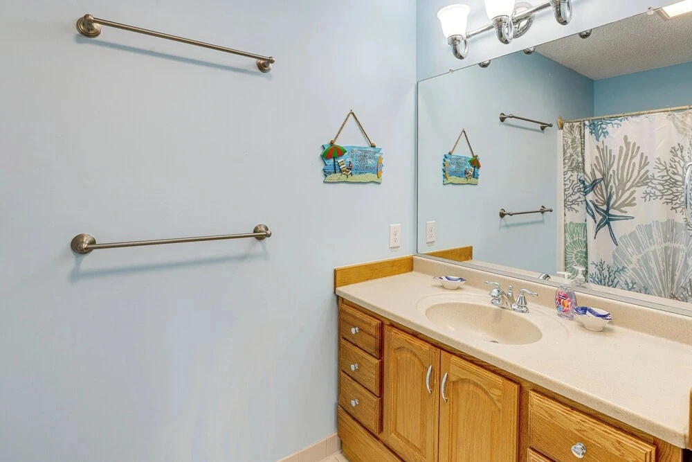 Walk to the Beach! 5BR Outer Banks Home