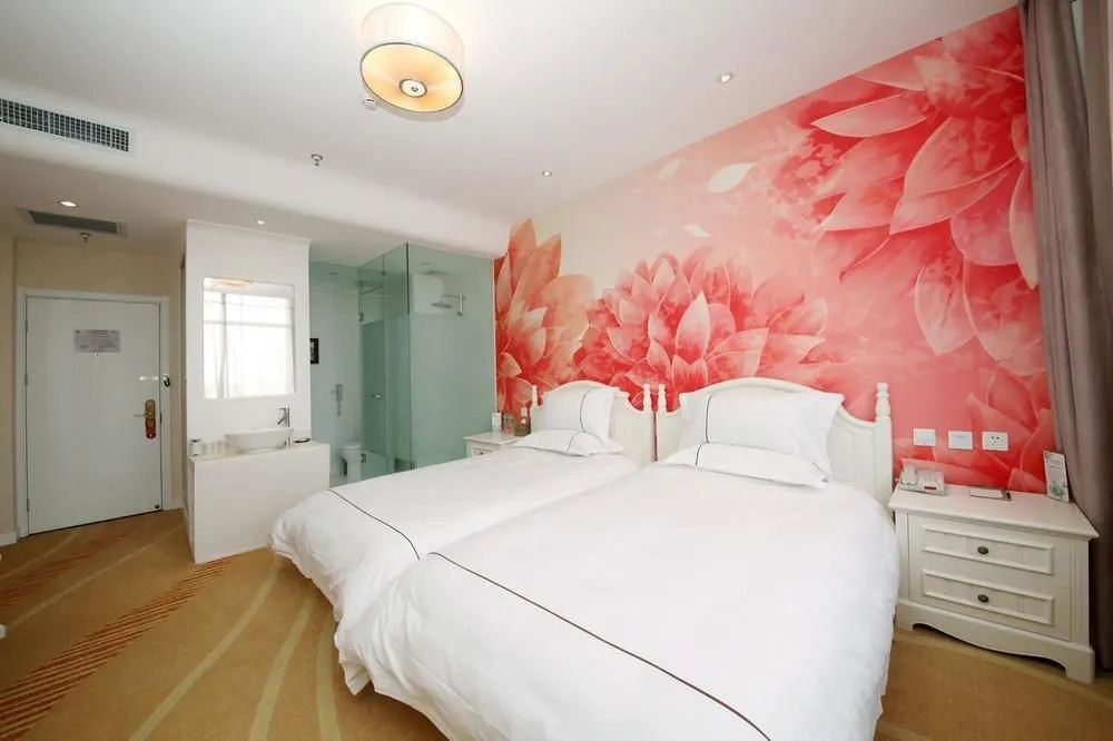 Chonpines Hotel (Shijiazhuang TV Wanda store)