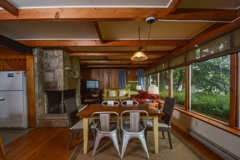 Nestled Hideaway 3 Bedroom House