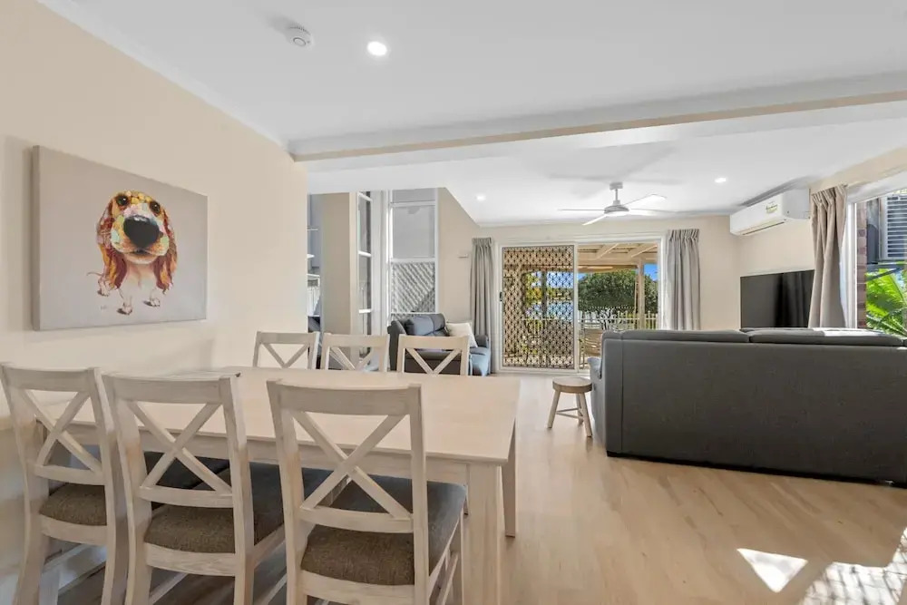 Family Friendly 2 Bed Flat With Balcony