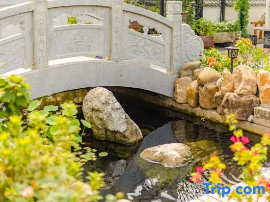 Qingshan Ju Homestay (Wannan Chuancangxian Moon Bay)